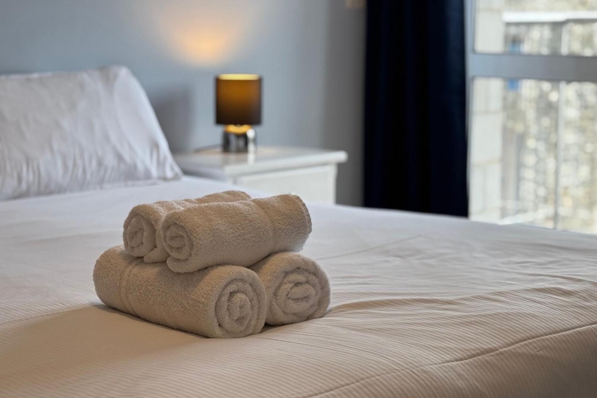 The Greenwich - Two Bedroom Apartment With Parking, Close To Ferry Terminals Southampton Dış mekan fotoğraf